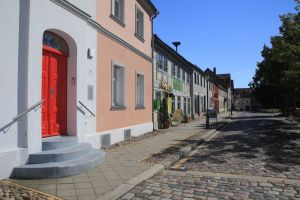 Bild 43: Freundliches Haus mitten im Seengebiet