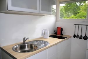 Bild 11: Freundliches Haus mitten im Seengebiet