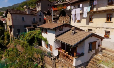 Ferienhaus in Cursolo-Orasso: Sonnig und ruhig gelegenes Ferienhaus in Orasso (Cannobiner Tal)