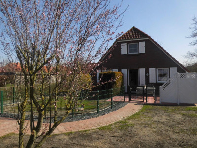 Bild: Friesenhaus Elke 2-5 Personen, Urlaub mit Hund, eingezäunten Garten
