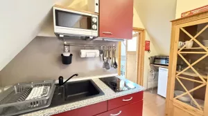 Erstausstattung
Essig, Öl , Salz, Pfeffer
Küchenrolle, Spülmittel
2 Geschirrtücher
Spültuch
Spülbürste