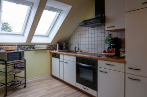 Bild 7: Luftkurort Werdum: Dachgeschoss-Fewo STEUERMANN mit Balkon und Garten