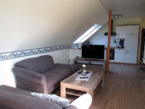 Bild 5: Luftkurort Werdum: Dachgeschoss-Fewo STEUERMANN mit Balkon und Garten