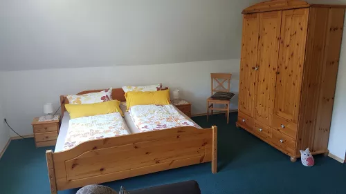 Großes Schlafzimmer / Doppelbett 