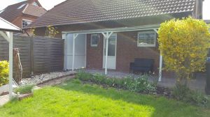 Nordseite mit eingezäuntem Garten