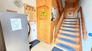 Eingang Treppenhaus mit Hundeausstattung