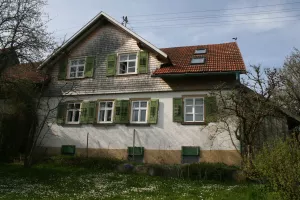 Bild 11: Haus Sonnenwinkel im Schwarzwald mit eingezäunten Garten