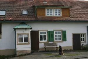 Bild 13: Haus Sonnenwinkel im Schwarzwald mit eingezäunten Garten
