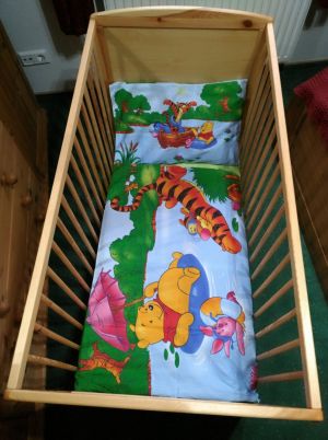 Im Obergeschoss steht Ihnen auch noch ein Babybett zur Verfügung