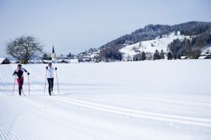 Langlauf Auf gespurten Loipen geht es durch die herrlich weiße Pracht / Bildquelle: Oberstaufen-Tourismus