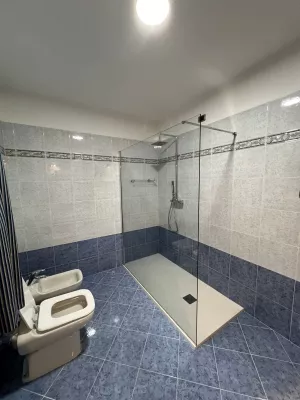 Bild 5: Ferienwohnung Valentina mit eingezäunte Terrasse am Ledrosee