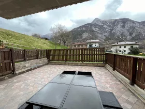 die Ferienwohnung liegt wunderbar ruhig und doch bequem zum Ledrosee