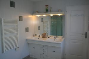 Bild 4: F116d Ferienhaus "Fanny" am Strand mit eingezäunten Garten in der Normandie