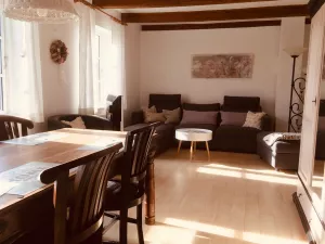 Die 25 m2 große Stube bietet Platz für 2 Personen.