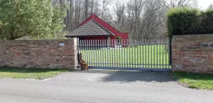 Bild 3: P104a Ferienhaus Mikosch mit eingezäunten Garten fußläufig zum Wasser
