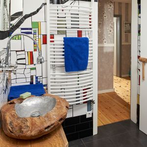 Badezimmer im Hunderwasser-Stil