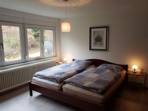 Schlafbereich mit Blick in die Natur 
(Doppelbett  (100*200 je Bett)