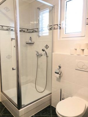 Bad mit großer Dusche