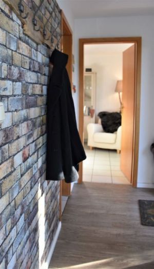 Der Flur mit Blick ins Esszimmer.