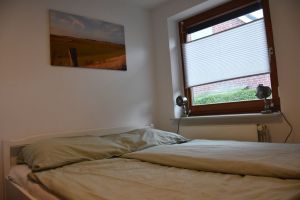 Das zweite Schlafzimmer mit einem Doppelbett 16ox200cm sowie einem Eimzelbett 80x200cm.