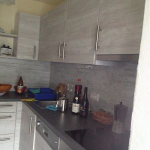 Die Küche In dieser Küche mit Geschirrspülmaschine und Kühlschrank mit Eisfach, kann man nach belieben Zaubern.