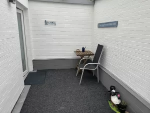 Bild 7: Ferienhaus Mia, eingezäunter Garten / fast Alleinlage / 4-5 Hunde