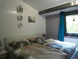 Hauptschlafzimmer mit Doppelbett 180x200