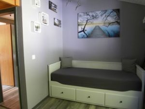 Schlafzimmer mit Tagesbett, ausziehbar 160x200