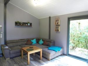 Wohnzimmer mit großer Eckcouch