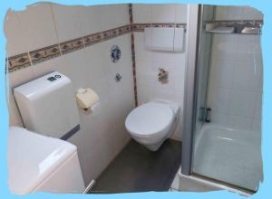 Bild 22: FH Nordsee-Oase, Nordseeküste, Neuharlingersiel: am Meer im Grünen am Hafen