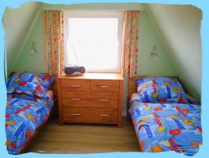 Bild 28: FH Nordsee-Oase, Nordseeküste, Neuharlingersiel: am Meer im Grünen am Hafen