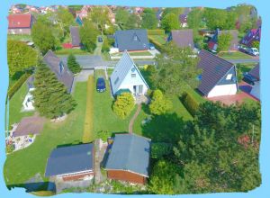 Bild 7: FH Nordsee-Oase, Nordseeküste, Neuharlingersiel: am Meer im Grünen am Hafen