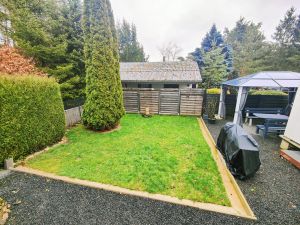 Vom Schlafzimmer 1 können Sie direkt in den Garten schauen.