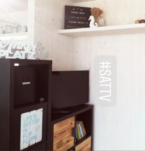 Sie haben die Möglichkeit mit eigenem Account Netflix, Amazon usw. anzusehen
In unserer Beachvilla haben Sie eigenes, unbegrenztes W-Lan.