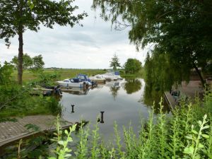 Pilsumer Hafen kleiner Sportboothafen des Pilsumer Bootsvereins - im Sommer findet hier das Hafenfest statt