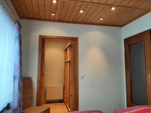 Ankleide mit 2 großen Schränken