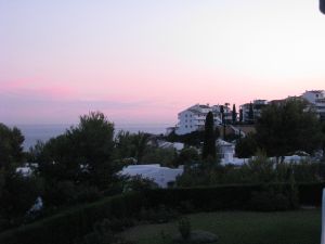 und das ist Ihr täglicher Ausblick, wenn Sie vom Balkon aus nach rechts schauen.