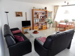 hochwertige Ledersofas, Polsterecke, Flachbildschirm, WLAN ...