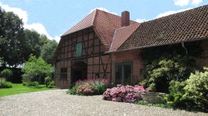 Bild 2: Henneken Hüs - Urlaub auf dem Bio-Bauernhof im historischen Fachwerkhof