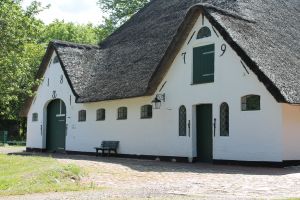 Ansicht des Haubargs von der Wittendüner Allee aus
