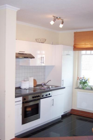 Küche mit Zugang zum 2. Balkon