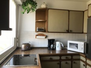 Ceranfeld/Backofen, Mikro, Kühl-Gefrierschrank, Wasser-/Eierkocher, Toaster