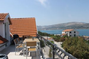 Bild 2: Villa Rosa Apartment auf Ciovo mit Pool und nahe am Meer, Neu 2021