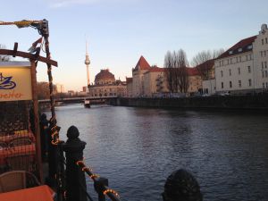 Aussenansicht mit Spree