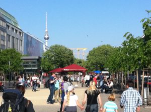 Unter den Linden - Blick zum Alexanderplatz