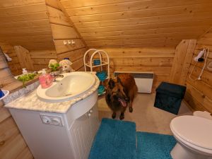 eigenes Badezimmer des Schlafzimmer 1
