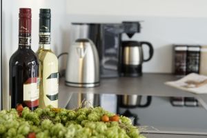 Ob Toaster, Kaffeemaschine, Wasserkocher, Spülmaschine oder Induktionskochfeld mit Backofen - hier können Sie es sich gut gehen lassen.