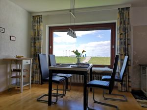 Bild 2: FeWo mit Flair und Meerblick - Strandkorb und Fahrrad inklusive