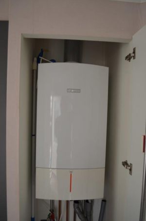 Zentrale Gastherme für Heizung und Warmwasser