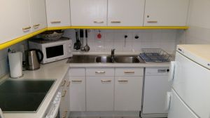 Spülmaschine, Kühl-Gefrierschrank, Mikro, Herd/Backofen